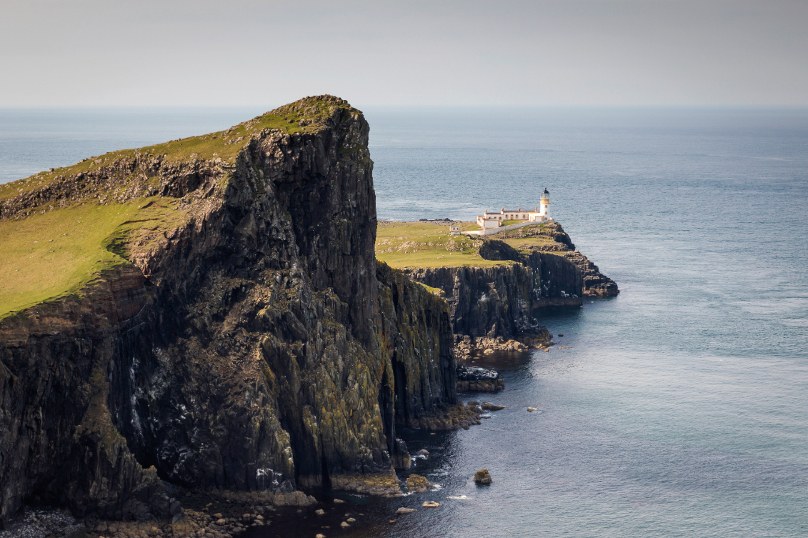 Le phare de Neist Point sur l’île de Skye en Écosse